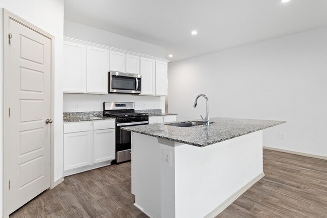 Building Photo - 6715 Riplee St