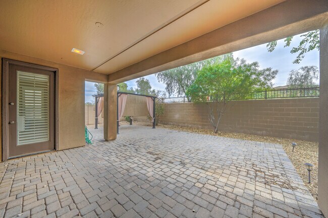 Building Photo - 8503 W Coyote Dr