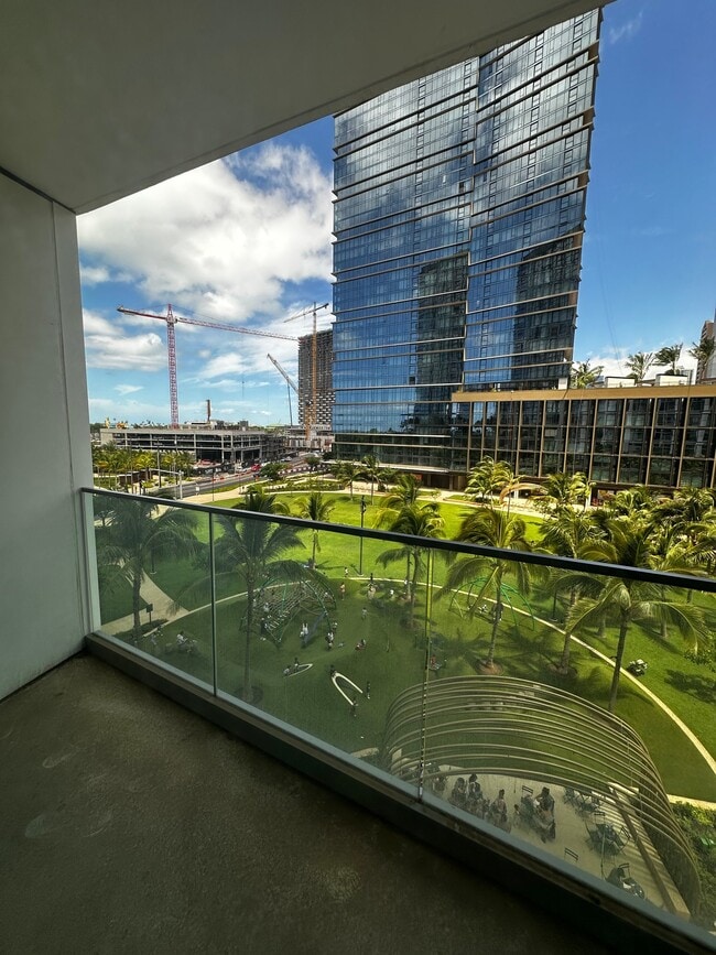 Building Photo - 1000 Auahi St