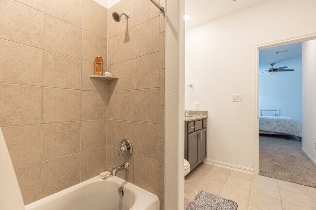 Building Photo - 2332 Giona Pl