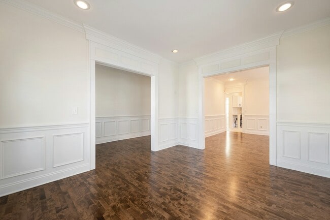 Building Photo - 16 Walnut St