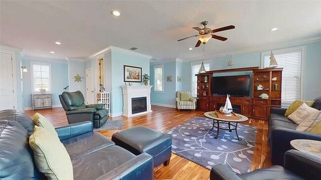 Building Photo - Available June 1st | Stunning Waterfront Home in Madeira Beach – 3 Bed / 3 Bath