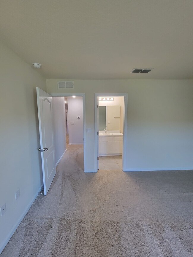 Building Photo - 7635 Legacy Trl