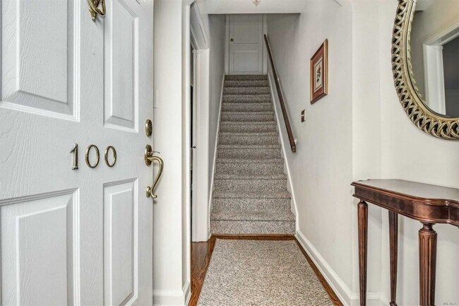 Building Photo - 100 Willis Ave