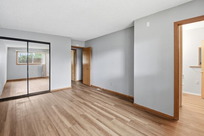 Building Photo - 3Bd/1.75Ba Bellevue House