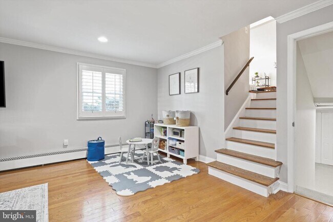 Building Photo - 4534 Lasalle Ave
