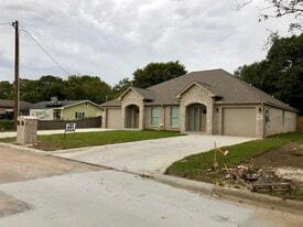Building Photo - 2906 Avenue H