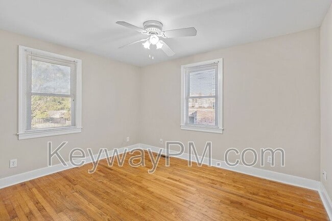 Building Photo - 2085 Heckle St