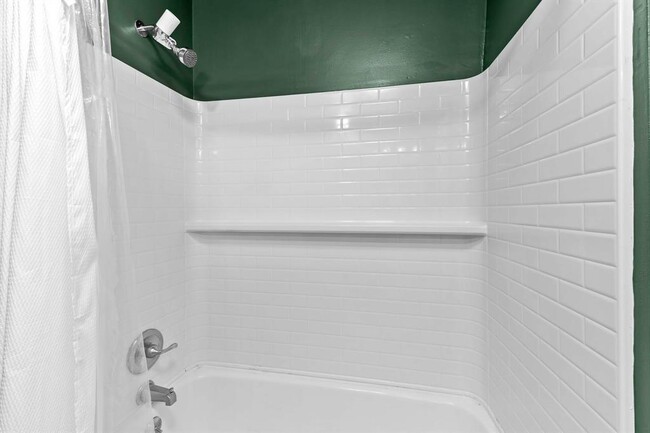 Building Photo - 9011 Quail Valley Dr