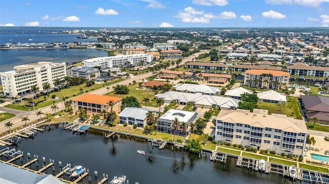 Building Photo - 276 Lewis Cir