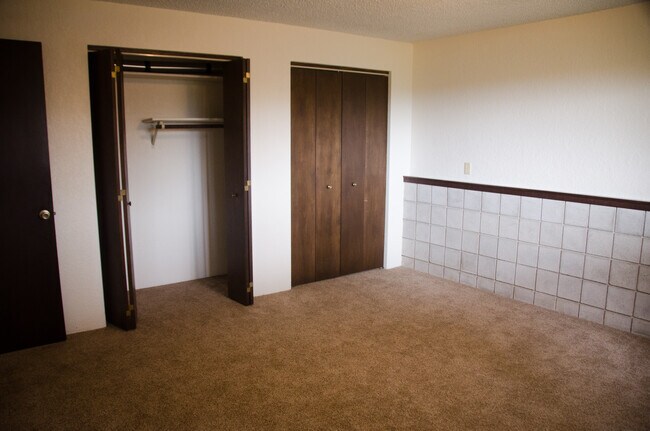 Downstairs bedroom #1 - 11839 Glenwood Rd