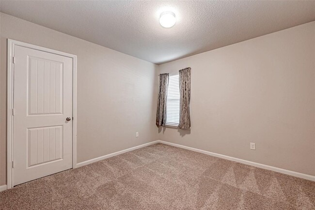Building Photo - 611 Harvest Bluff Dr