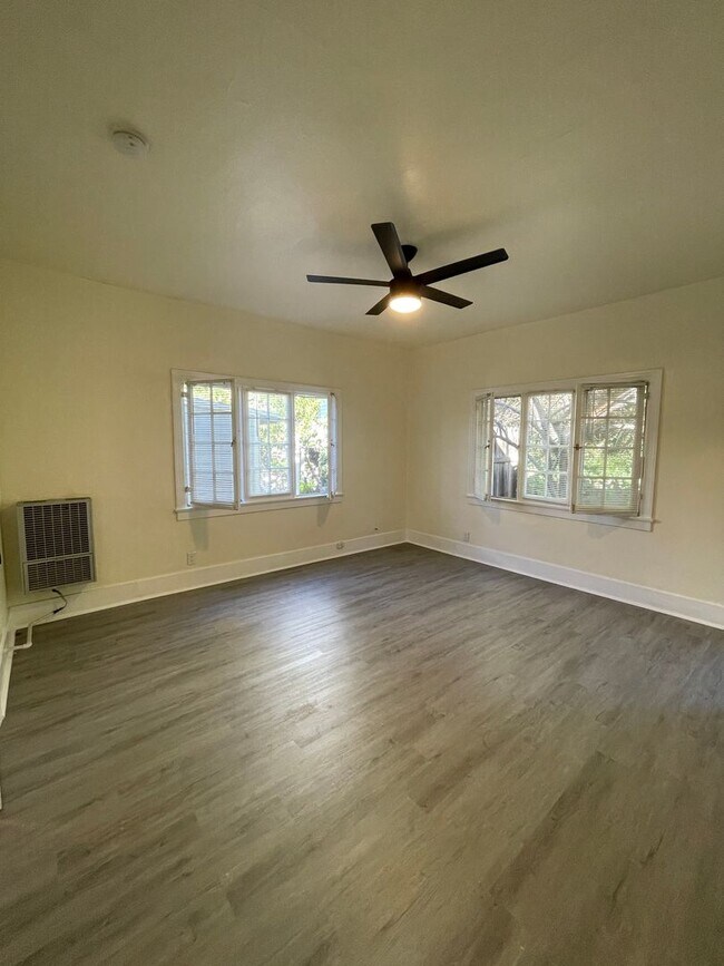 Primary Photo - ECHO PARK studio ready to move in!!! Locat...