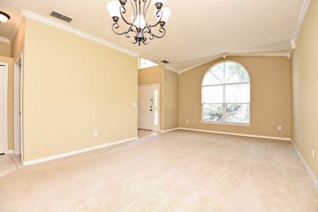 Building Photo - Cozy 4 bedroom home - Oviedo - UCF Welcome.