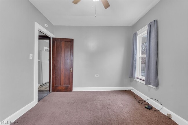 Building Photo - 1042 Mozina Dr