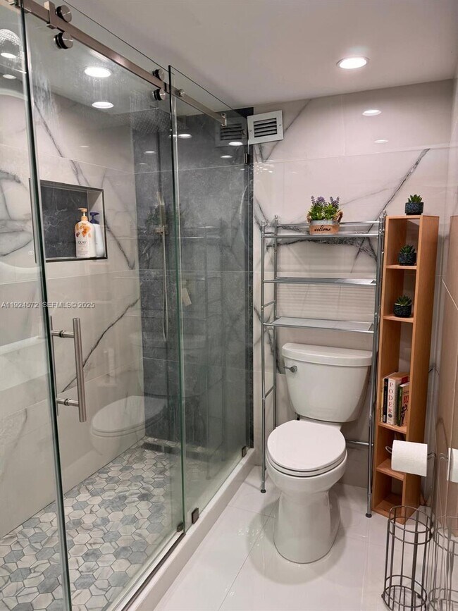 Building Photo - 3800 S Ocean Dr