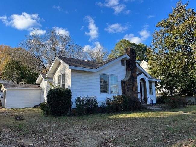 Building Photo - 120 S Main St