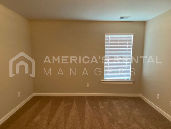 Building Photo - 1540 Brookhaven Dr