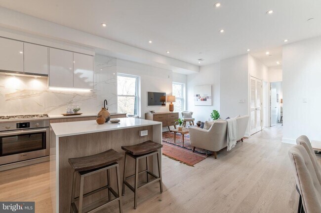 Kitchen/living - 4017 Davis Pl NW