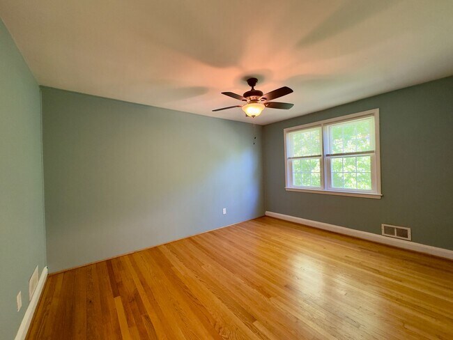 Building Photo - Charming 3 Bedroom/1 Bathroom Townhome in Rodgers Forge Neighborhood, MD!