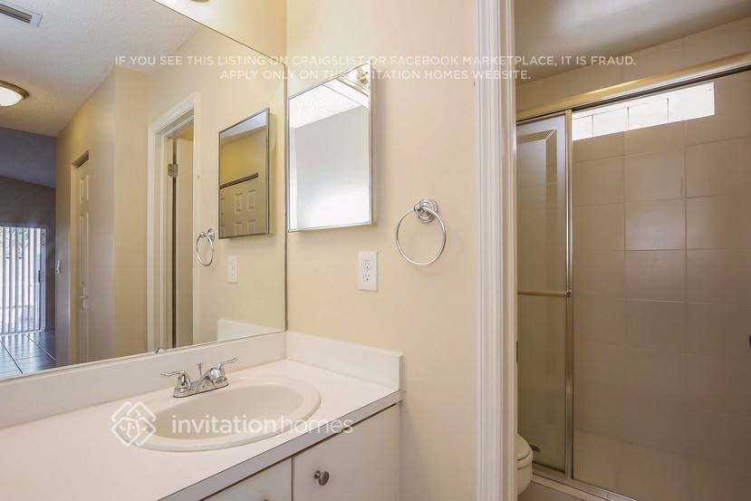 Building Photo - 16940 SW 142nd Pl