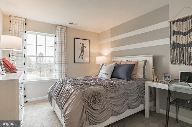 Building Photo - 1128 Meadowlark Dr