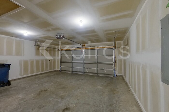 Building Photo - 12 Carrollton Dr