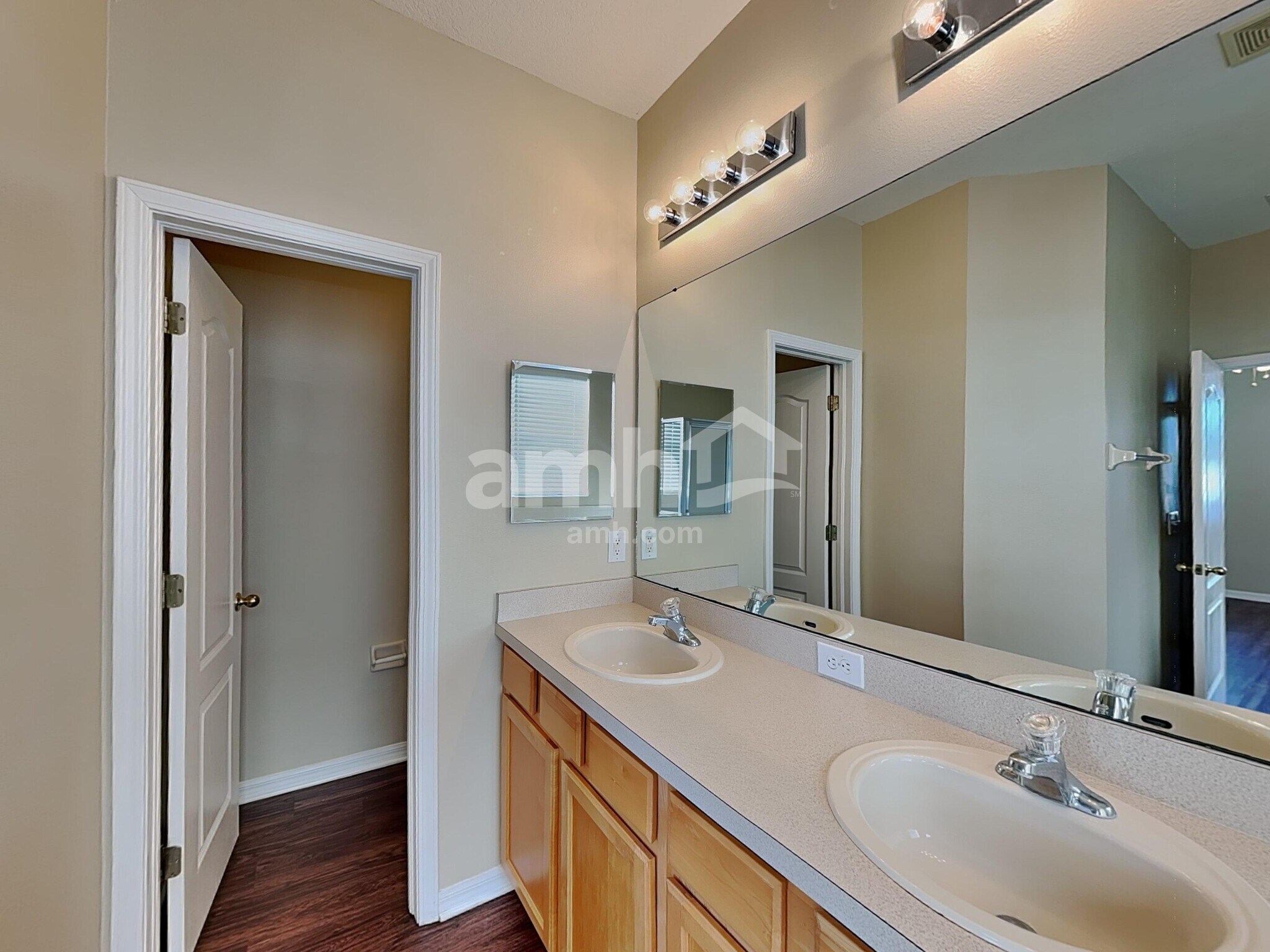 Building Photo - 8003 Moccasin Trail Dr