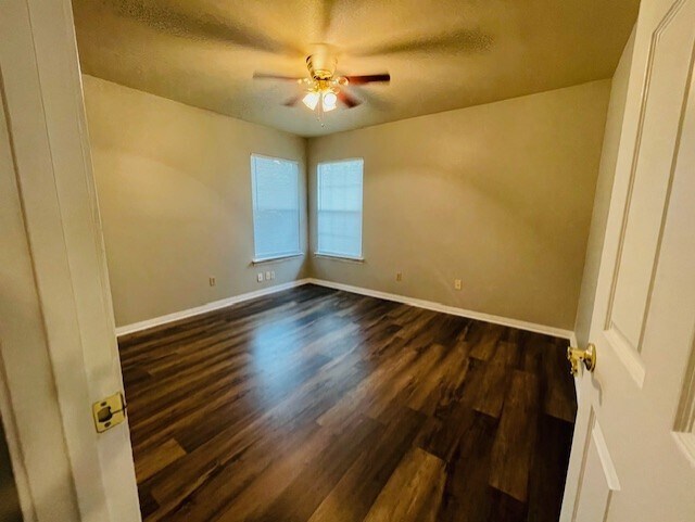 Building Photo - 111 Farhill Ln