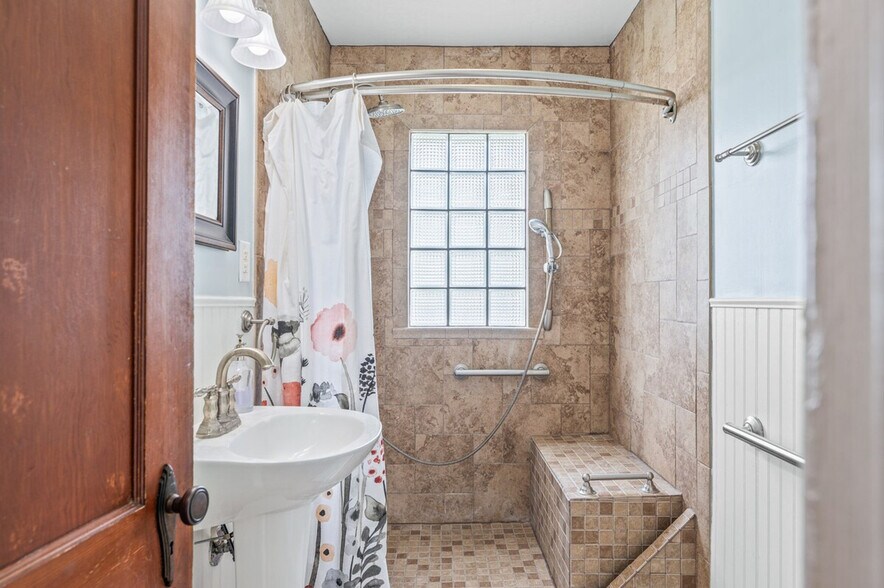 Building Photo - 2637 17th St