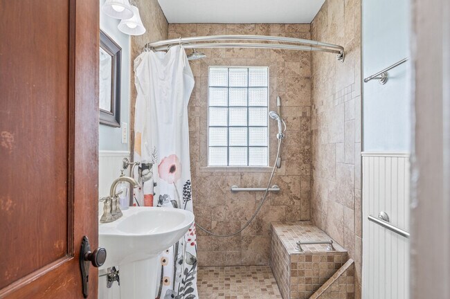 Building Photo - 2637 17th St