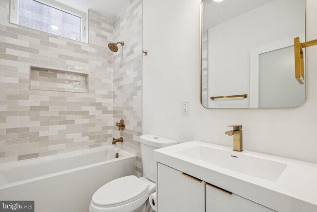 Building Photo - 5034 Florence Ave