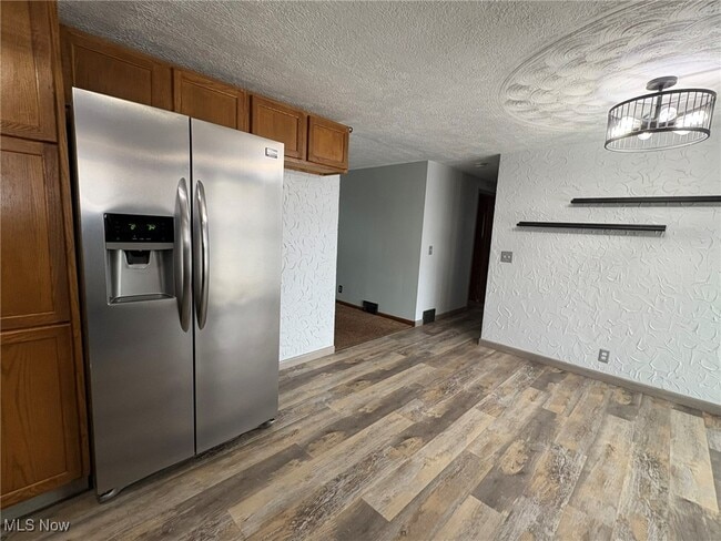 Building Photo - 2434 Saratoga Ave SW