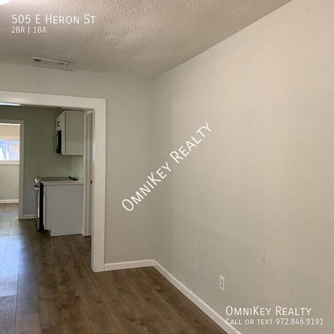 Building Photo - 505 E Heron St