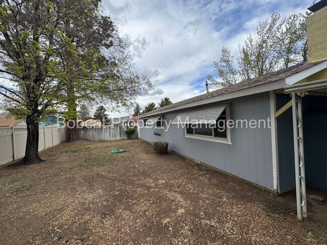 Building Photo - 1316 Stanford Dr