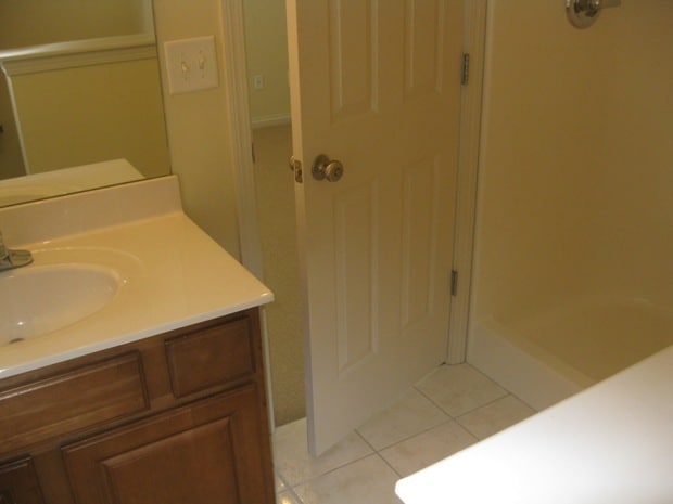 Building Photo - Spacious 3 bedroom townhouse in Dove Creek Subdivision!        20260504