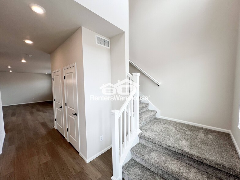 Building Photo - 7253 Goldbloom Ln