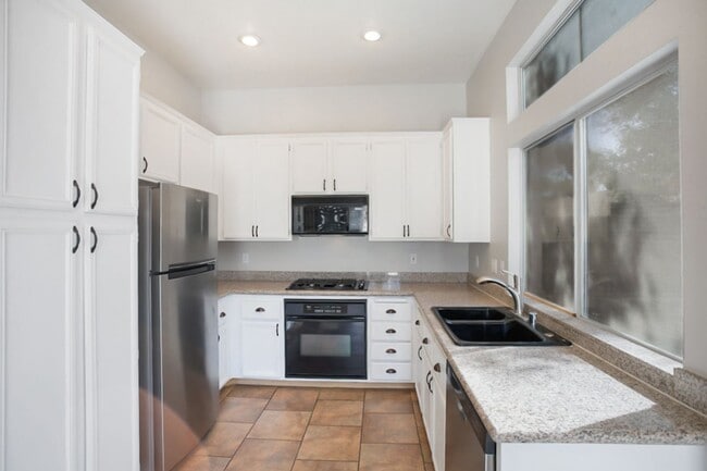Building Photo - Beautiful One Story 2 Bedroom Townhome With 2 Car Attached Garage