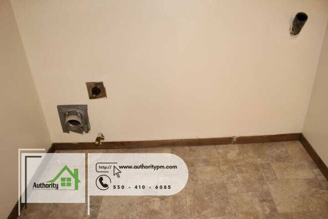 Building Photo - 1139 Del Sol Pl