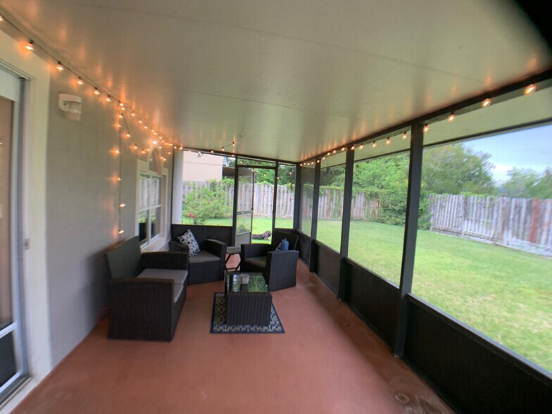 Building Photo - 24566 SW 11th Rd