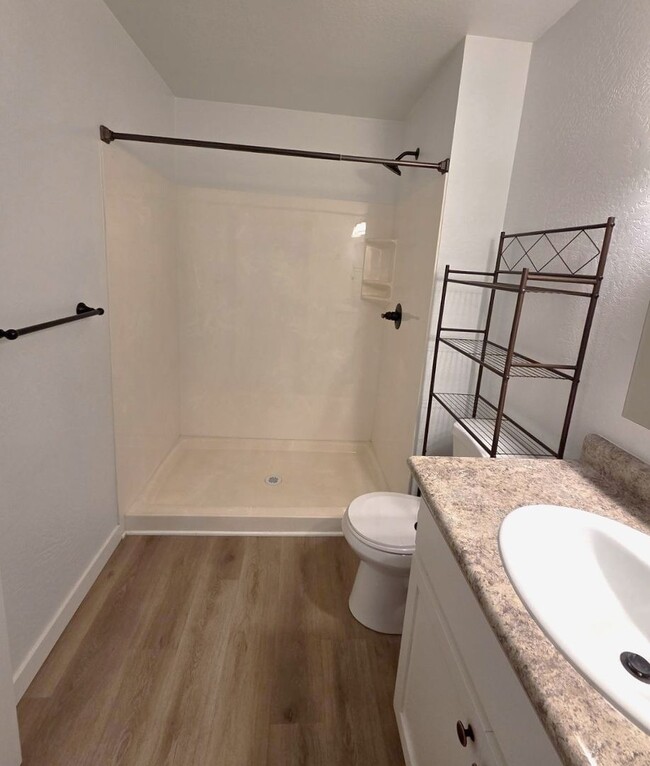 Building Photo - Newer Two bedroom/Two bath Duplex | Available NOW