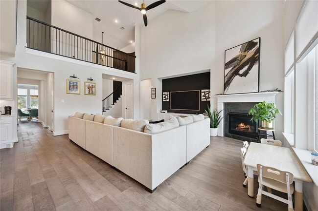 Building Photo - 9911 Regal Bend Dr