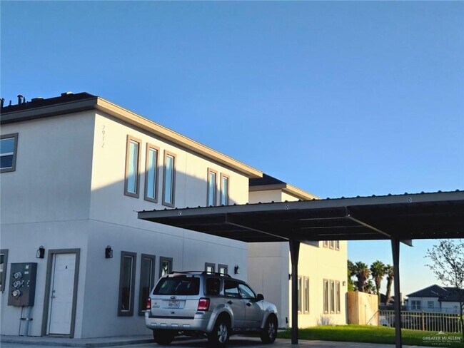 Building Photo - 16 Israel N Ln