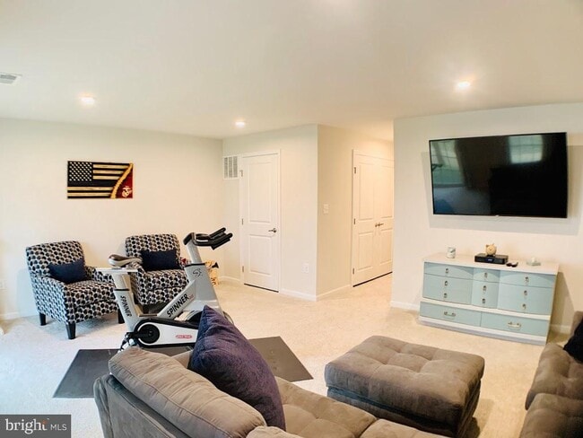 Building Photo - 408 Streamview Dr