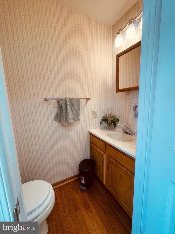 Building Photo - 404 Navaho Dr