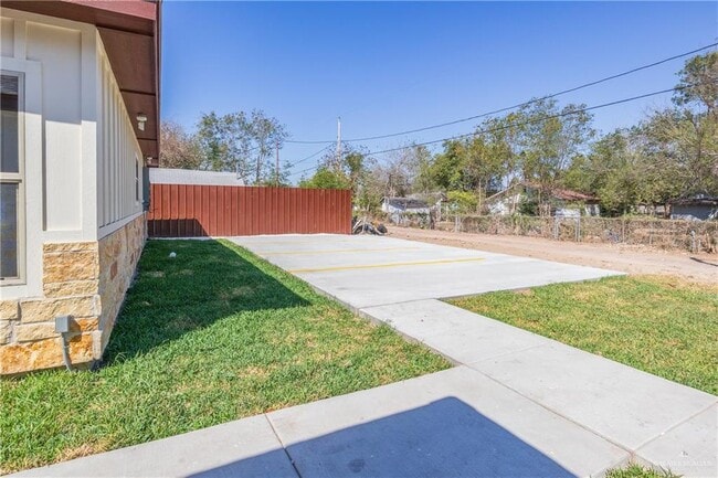 Building Photo - 22 Galveston Ave