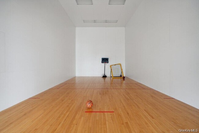 Building Photo - 124 Foxwood Dr