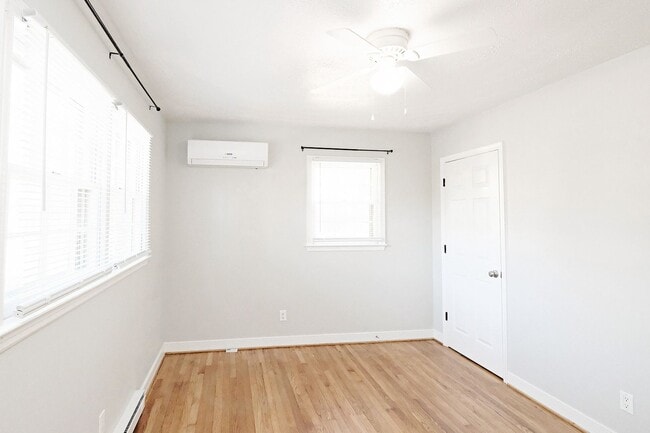 Building Photo - Nicely Updated Duplex Near UVA Medical Center