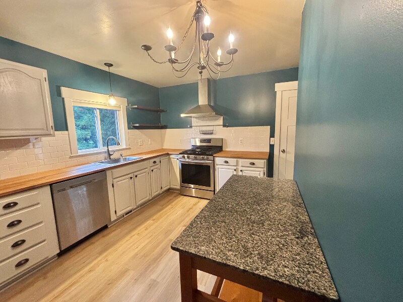 Building Photo - 1473 Greenbrier Dr