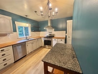 Building Photo - 1473 Greenbrier Dr